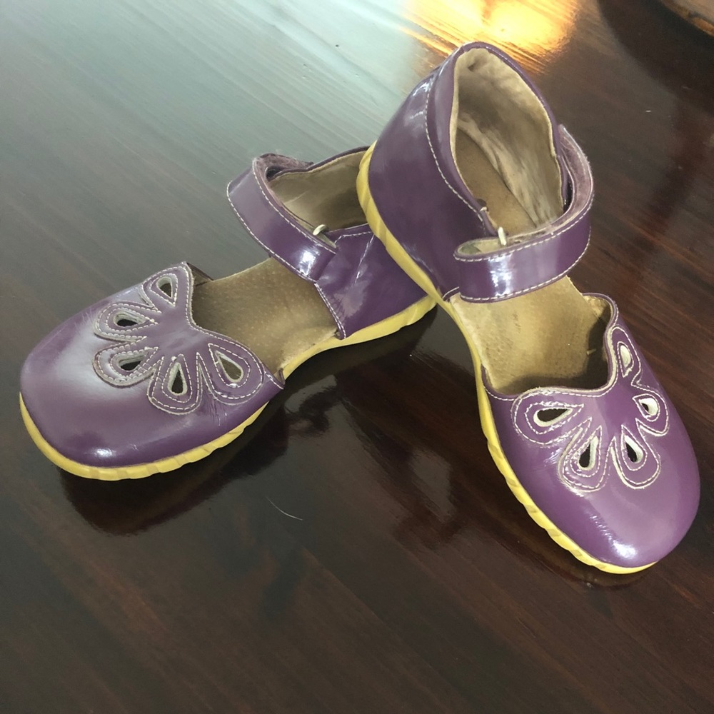 Livie and Luca Petals, Size 13